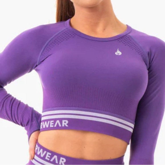 FREESTYLE SEAMLESS LONG SLEEVE CROP - Picture 1 of 5